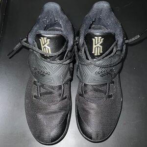 Nike Kyrie Flytrap 3 Size 10